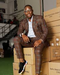 Home / bathu x somizi. Entrepreneur Theo Baloyi On Making Over R18m Selling Sneakers Drum