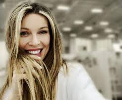 As a greek woman i couldn't have been inspired and not have trusted what our ancestors left us. Marietta Xroysala Deite To Neo Ths Hairlook In Gr