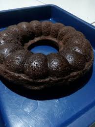 Dengan rasa coklat pilihan, bolu kukus yang mempunyai tiga lapisan warna yaitu lapisan atas coklat tua, lapisan tengahnya coklat muda, dan lapisan bawah coklat tua. Bolu Kukus Chocolatos Yang Lagi Viral Masakan Indonesia Facebook