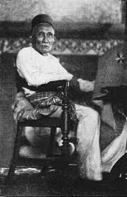 Sultan yang dimaksudkan bernama sultan tengah ketika sultan muhammad hassan, sultan brunei kesembilan yang memerintah dari tahun 15821598 meninggal dunia, takhta itu diwarisi oleh putera sulungnya, sultan abdul jalilul akbar. Hashim Jalilul Alam Aqamaddin Wikipedia