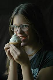 Gluten Free Halloween Cupcakes :: Ghost Cupcake Treat PLUS Other Halloween  Cupcake Decorating Ideas!