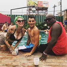 Pit bulls & parolees is an american reality television series on animal planet. What Happened To Earl Moffett On Pitbulls And Parolees Details