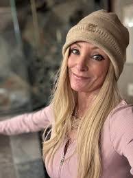 Emily Lovins's Instagram, Twitter & Facebook