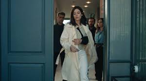 Sezon finaline bir kala ekranlara gelen sadakatsiz, asya'nın geçmişten gelen misafiri ile izleyiciyi şaşırtmayı başardı. Sadakatsiz Dizisi Sezon Finali Icin Yeni Karar Ne Zaman Yayinlanacak