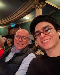 Memórias desses dias incríveis de viagem com uma companhia mais que  especial. Estamos explorando lugares, experimentando pratos frescos,  conhecendo pessoas incríveis e me encantando com paisagens e obras de arte  deslumbrantes. Que