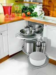 Partager de bon moments ! Meuble D Angle Cuisine Moderne Et Rangements Rotatifs En 35 Photos