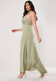 Feel beautiful in modcloth's confidence boosting plus size dress collection. Plus Size Bridesmaid Green Halterneck Maxi Dress Missguided