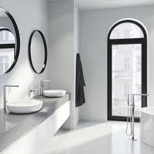 Oft sind badezimmer in mietwohnungen klein und bieten wenig platz für accessoires. Schwarz Im Bad Sanitarinstallateur Friedberg Trinkl Heizungs Und Sanitartechnik