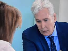 cast members look different without facial hair