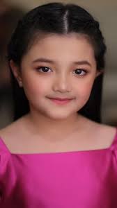 Kami akan melanjukan perbincangan yang semakin seru dan semakin. 9 Potret Gaya Arsy Putri Ashanty Dan Anang Hermansyah Kecil Kecil Sudah Stylish Tenteng Tas Harga Puluhan Juta Kapanlagi Com