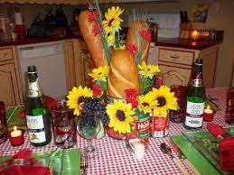 I created an easy and inviting table setting perfect for hosting a casual pasta dinner for friends. On Saturday Night We Hosted An Italian Dinner Party To Set The Table I Started With A Red An Italian Table Decorations Italian Party Decorations Italian Party
