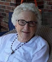 Mila Dickens's Instagram, Twitter & Facebook