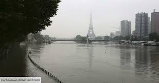 4.6 km de pont sur seine. Crue Canicule Ou Attentat Paris Lance Sa Strategie De Resilience Geo Fr