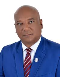 Luis Armando Muñoz Bryan asumirá como nuevo Presidente de La Camara de  Comercio y Producción de La Romana