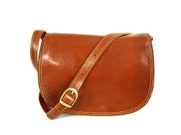 C'est un sac super confortable, fait à la main en cuir véritable avec suffisamment d'espace pour tous vos trucs, un style qui peut être. Besace Vintage Femme Cuir Cognac Enila De Diva Espritcuir Com
