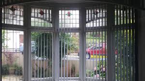 Bay windows are a wonderful addition to a room, but they can seem a little challenging when it comes to adding a blind. Blinds For Bay Windows In Living Room Designs Youtube