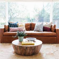 Color schemes to go with a caramel brown … 16 Ways To Decorate With Leather Furniture
