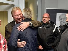 Kopfballungeheuer, ist ein ehemaliger deutscher fußballtrainer und fußballspieler. Der Fussball Europameister Von 1980 Horst Hrubesch Stellt Seine Biografie In Hamm Vor Hamm