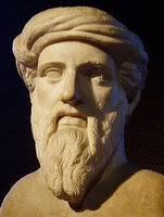 Pisagor sayılara dayalı olarak astronomi, fizik, felsefe ve dini alanlarda çalışmalar yapmış, ancak kendisiyle özdeşleşen en büyük keşfi ise pisagor teoremi olmuştur. Pisagor