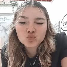 Lara Miranda (@LaraMirandaaaa)