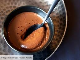 Recette Creme Au Chocolat Light Ingredients 4 Personnes 1 Jaune D œuf 40 G De Chocolat Noir 30 G En 2020 Recette Creme Chocolat Creme Au Chocolat Recette Creme