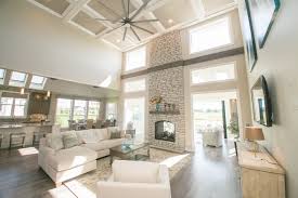 The Hampton Villa Family Room Milwaukee Home Home Builders Parade Of Homes