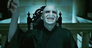 25 Things Everyone Gets Wrong About Voldemort In Harry Potter Avada kedavra, also known as the killing curse, kills a person instantaneously and without injury. voldemort in harry potter
