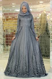 2018 Gamze Ozkul Abiye Elbise Modelleri Tesettur Elbiseleri Tesettur Giyim Moda Trend Portaliniz Fashion High Neck Dress Dresses