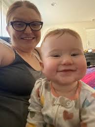 My babe don introduce me give em family 😂😁💃