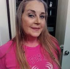 Katie Downing's Instagram, Twitter & Facebook