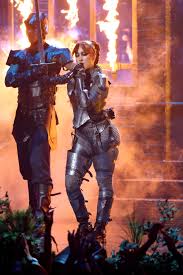 Glitter Magazine | Chappell Roans First Ever VMAs Performance: A Red Knight  Supernova