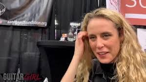 Keona Lee's Instagram, Twitter & Facebook