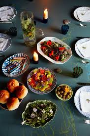 Position butter plates above the forks with the butter spreader placed across the plate. How To Decorate A Dinner Table Like A Professional The New York Times