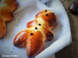 Vous Voulez Faire Des Mannele Mannela Pour La St Nicolas Voici Ma Recette De Ce Delicieux Bonhomme En Brioche Si Ap Recette Recette Mannele Biscuit De Noel