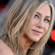 Katy Perry's sharp raven bob