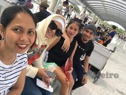 Isteri penyanyi dan pelakon mark adam iaitu norazah redzuan atau lebih mesra disapa ezan mengesahkan suaminya antara individu yang sudah bertemu dengan pihak suruhanjaya pencegahan rasuah malaysia (sprm). Mark Adam Berdoa Ibu Peluk Islam