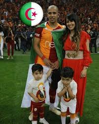 Louange à allah et que la paix et la bénédiction soient sur son prophète et messager, mohammed, ainsi que sur sa famille et ses compagnons : 91 Idees De Foot Alger Footballeur Algerie Foot