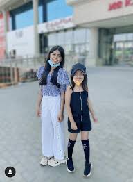 نادين والنادره نادر Fashion Style Hipster