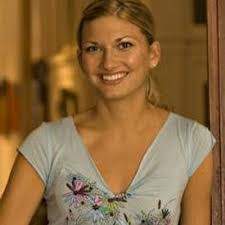 Sharon McAvoy (@sharvoy)