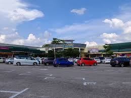 Giant is a hypermarket and retailer chain in malaysia, singapore, brunei darussalam, indonesia, vietnam, uae, and china. Giant Hypermarket Wikiwand