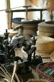 Old Sewing Machine Sewing Machine Vintage Sewing Machines Antique Sewing Machines