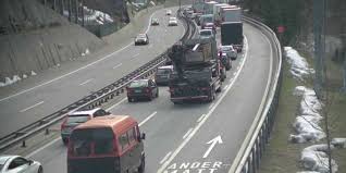 Am gotthard bereits wieder 11 kilometer stau. Gotthard Stau Die Aktuelle Lage