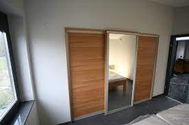 Habe ihn in den schrank gestellt, der vorher für einen einbaukühlschrank gedient hat. Begehbaren Kleiderschrank In Nische Eingebaut Schreinerei Burkhardt