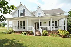 I find that a modern farmhouse is all about keeping it bright and airy and really using texture, says davis. 7 White Farmhouses That Will Convince You To Pack Up And Move To The Countryside White Farmhouse Exterior Farmhouse Exterior Farmhouse Exterior Design