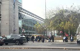 Paris : Coup de feu gare Montparnasse, la police tire sur un homme qui  exhibait un couteau