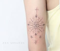 10 tato tangan tribal keren simple aengaeng com tato lengan bawah simple, contoh tato ini ada yang versi tangan full dan nama namun tidak membuang kesan simple yang diberikan jika sobat ingin membuat yang lebih. Pin Oleh Jessica Blatnick Di Registros Eternos Tato Tato Lengan Tato Kompas