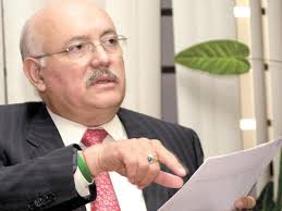 .(asf), david colmenares, junto a los auditores especiales de este órgano autónomo a fin de ciudadano, clemente castañeda, acusó una pretensión del ejecutivo federal de minar a la asf. Eligen A David Colmenares Como Nuevo Titular De Asf El Informador