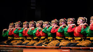 Maybe you would like to learn more about one of these? Mengenal 4 Tari Kreasi Berkelompok Di Indonesia Dari Aceh Sampai Irian Jaya Kumparan Com