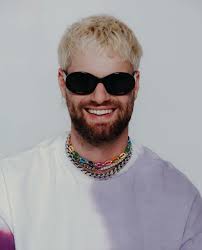 Tucker awareness month continues 😂 🤣