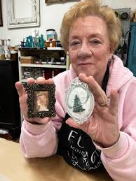 Tiny Paintings with IOD Frames Mould